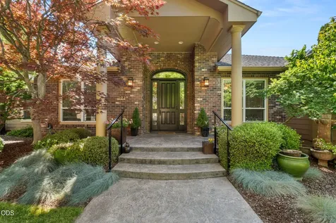 935 Sandoz Street Central Point OR 97502