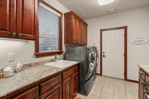 935 Sandoz Street Central Point OR 97502