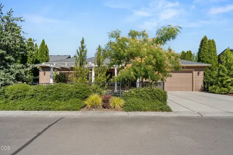 935 Sandoz Street Central Point OR 97502