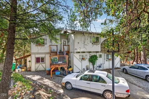 1277 N 5th Avenue Gold Hill OR 97525