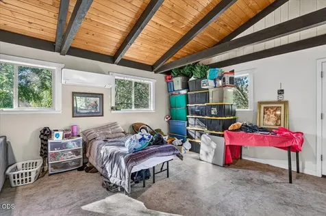 1277 N 5th Avenue Gold Hill OR 97525