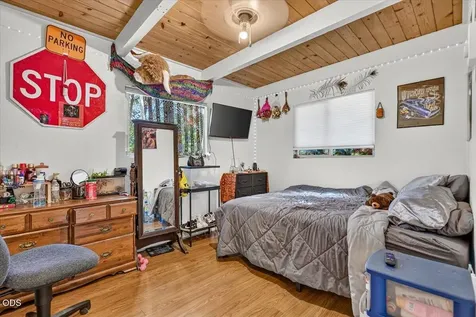 1277 N 5th Avenue Gold Hill OR 97525
