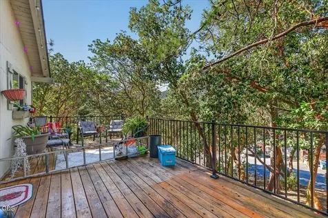1277 N 5th Avenue Gold Hill OR 97525