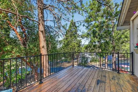 1277 N 5th Avenue Gold Hill OR 97525