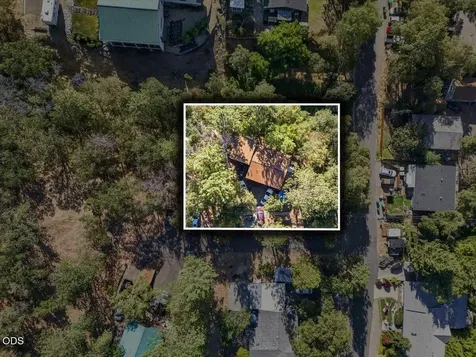 1277 N 5th Avenue Gold Hill OR 97525