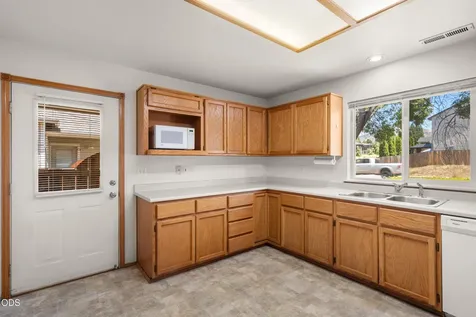 1207 Springbrook Road Medford OR 97504