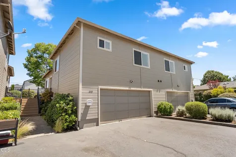 1207 Springbrook Road Medford OR 97504