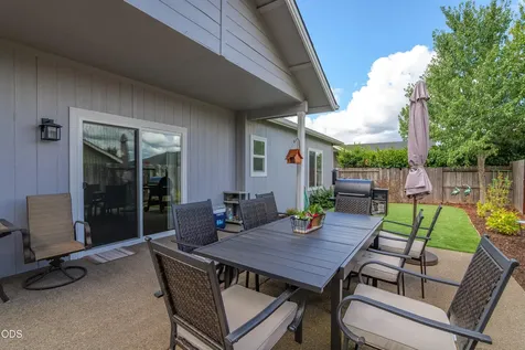 2140 SW Nick Way Grants Pass OR 97527
