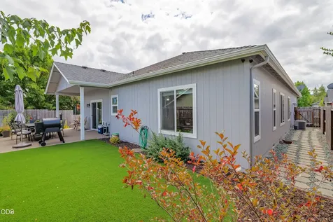 2140 SW Nick Way Grants Pass OR 97527