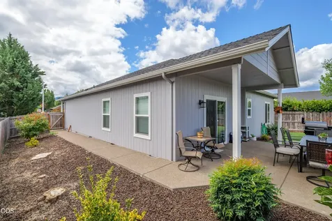 2140 SW Nick Way Grants Pass OR 97527