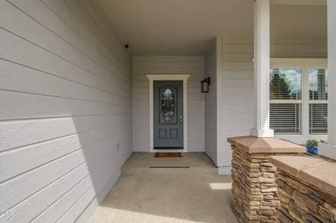 2140 SW Nick Way Grants Pass OR 97527