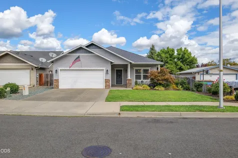 2140 SW Nick Way Grants Pass OR 97527