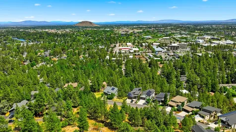 1738 SW Troon Avenue Bend OR 97702