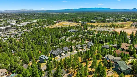 1738 SW Troon Avenue Bend OR 97702