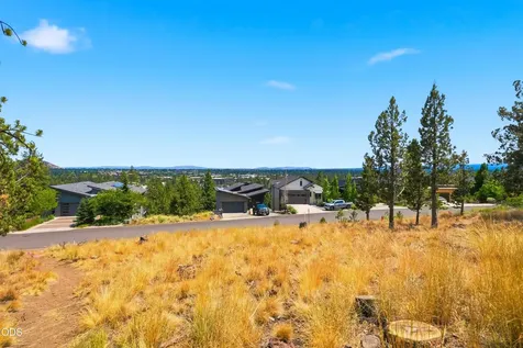 1738 SW Troon Avenue Bend OR 97702