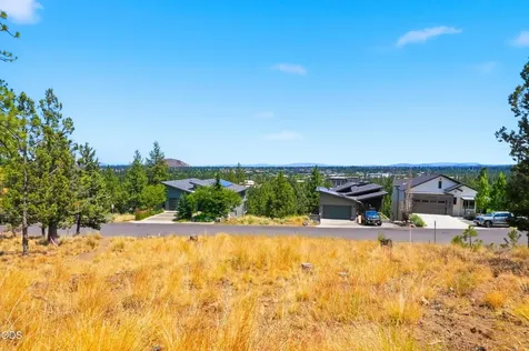 1738 SW Troon Avenue Bend OR 97702