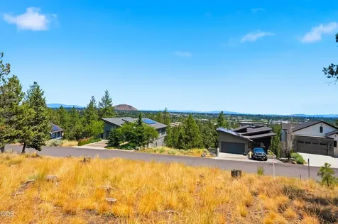 1738 SW Troon Avenue Bend OR 97702