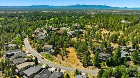 1738 SW Troon Avenue Bend OR 97702