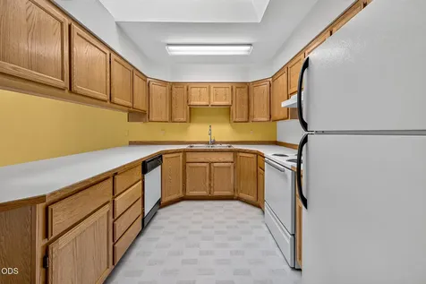 844 SE Stratford Court Bend OR 97702