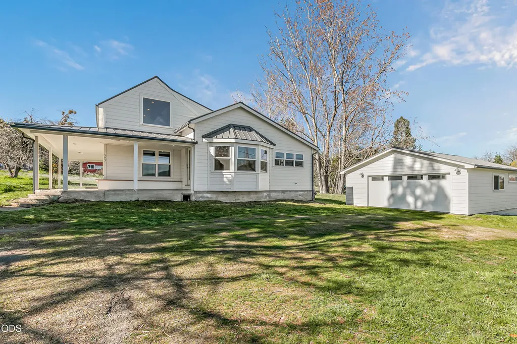 593 Crowson Road Ashland OR 97520