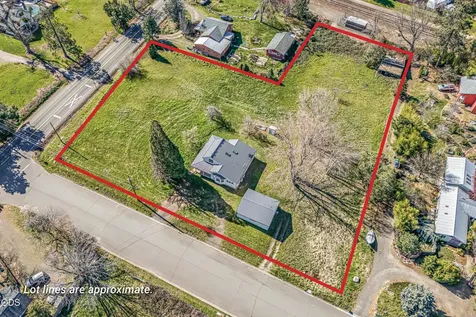 593 Crowson Road Ashland OR 97520