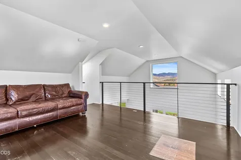 593 Crowson Road Ashland OR 97520