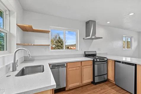 593 Crowson Road Ashland OR 97520