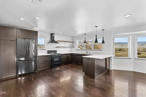 593 Crowson Road Ashland OR 97520