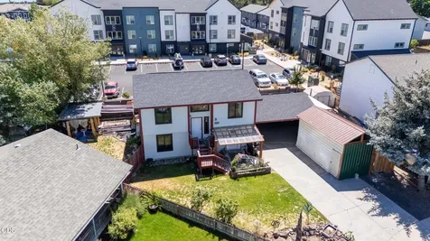2346 SW 20th Court Redmond OR 97756