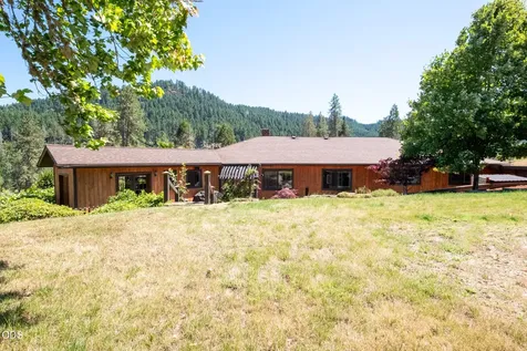 1329 Larson Road Roseburg OR 97471