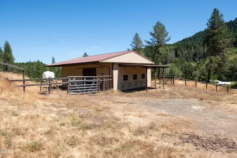 1329 Larson Road Roseburg OR 97471
