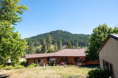 1329 Larson Road Roseburg OR 97471
