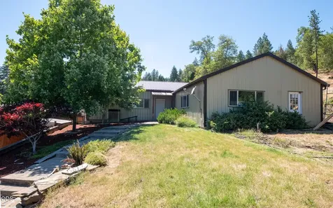 1329 Larson Road Roseburg OR 97471