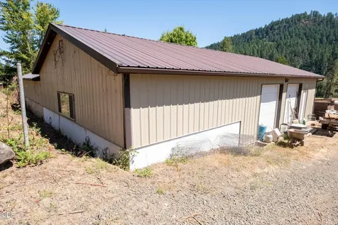 1329 Larson Road Roseburg OR 97471