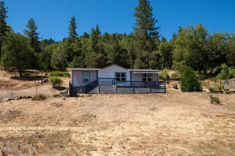 1329 Larson Road Roseburg OR 97471