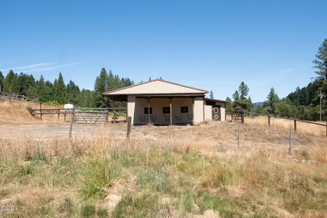 1329 Larson Road Roseburg OR 97471