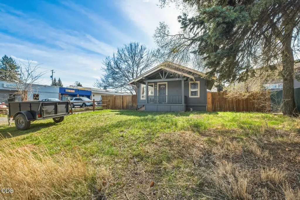 225 SE Vine Lane Bend OR 97702