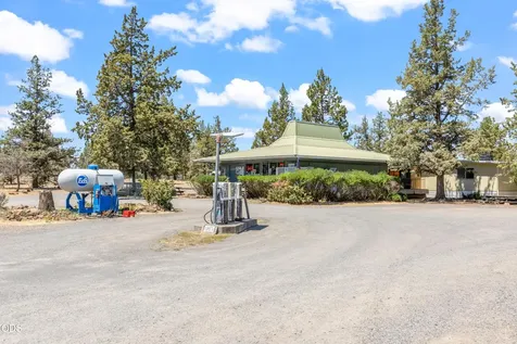 8241 SW Jordan Road Culver OR 97734