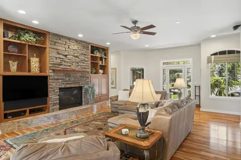 2390 Osprey Drive Redmond OR 97756