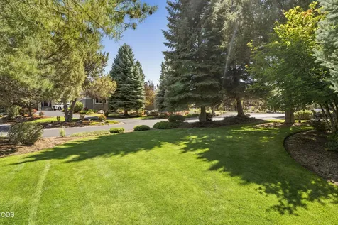 2390 Osprey Drive Redmond OR 97756
