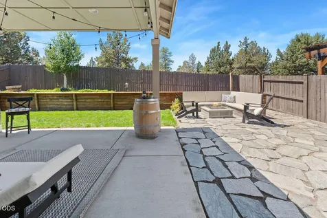 60865 SE Sweet Pea Drive Bend OR 97702