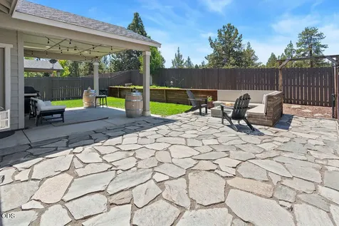 60865 SE Sweet Pea Drive Bend OR 97702