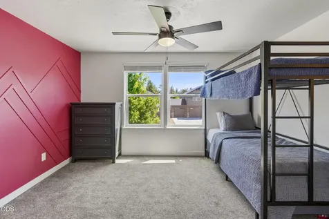 60865 SE Sweet Pea Drive Bend OR 97702
