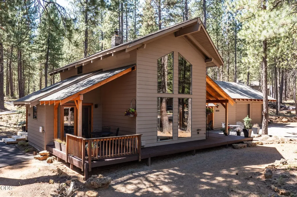 13737 Speedwell Black Butte Ranch OR 97759