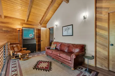13737 Speedwell Black Butte Ranch OR 97759