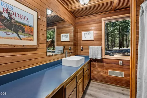 13737 Speedwell Black Butte Ranch OR 97759