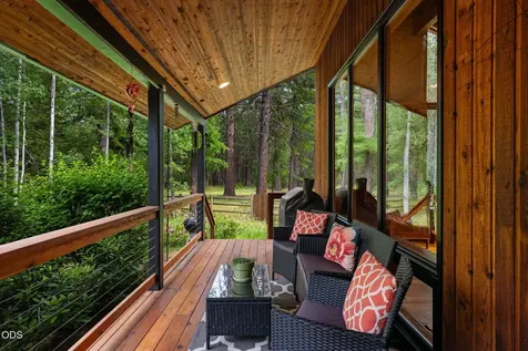 26359 SW Tamarack Lane Camp Sherman OR 97730
