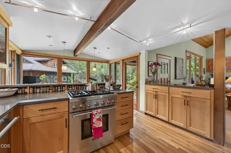 26359 SW Tamarack Lane Camp Sherman OR 97730