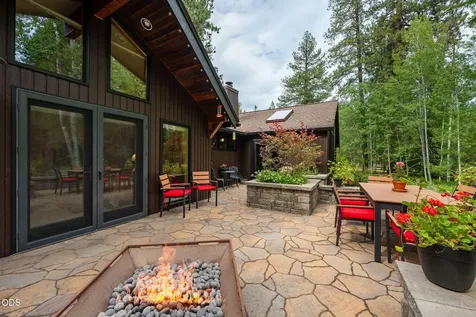 26359 SW Tamarack Lane Camp Sherman OR 97730