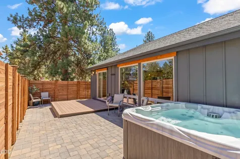 20218 Archie Briggs Road Bend OR 97703